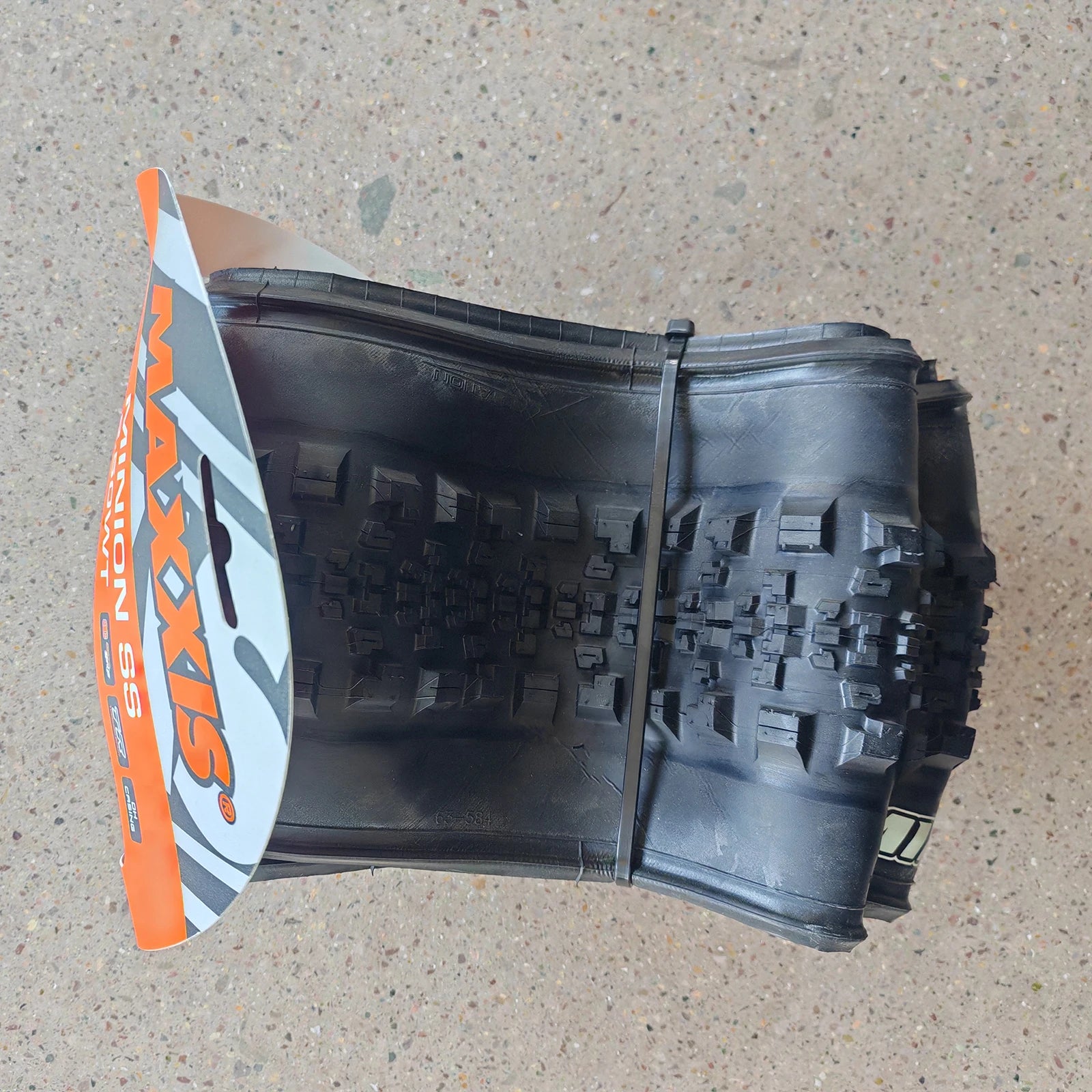 1 Stk. MAXXIS 27.5 MTB Mountainbike Schlauchloser Fahrradreifen 27.5*2.5 Minion SS MAXX GRIP TR DH CASING Semi-Slick Center Fahrradteile