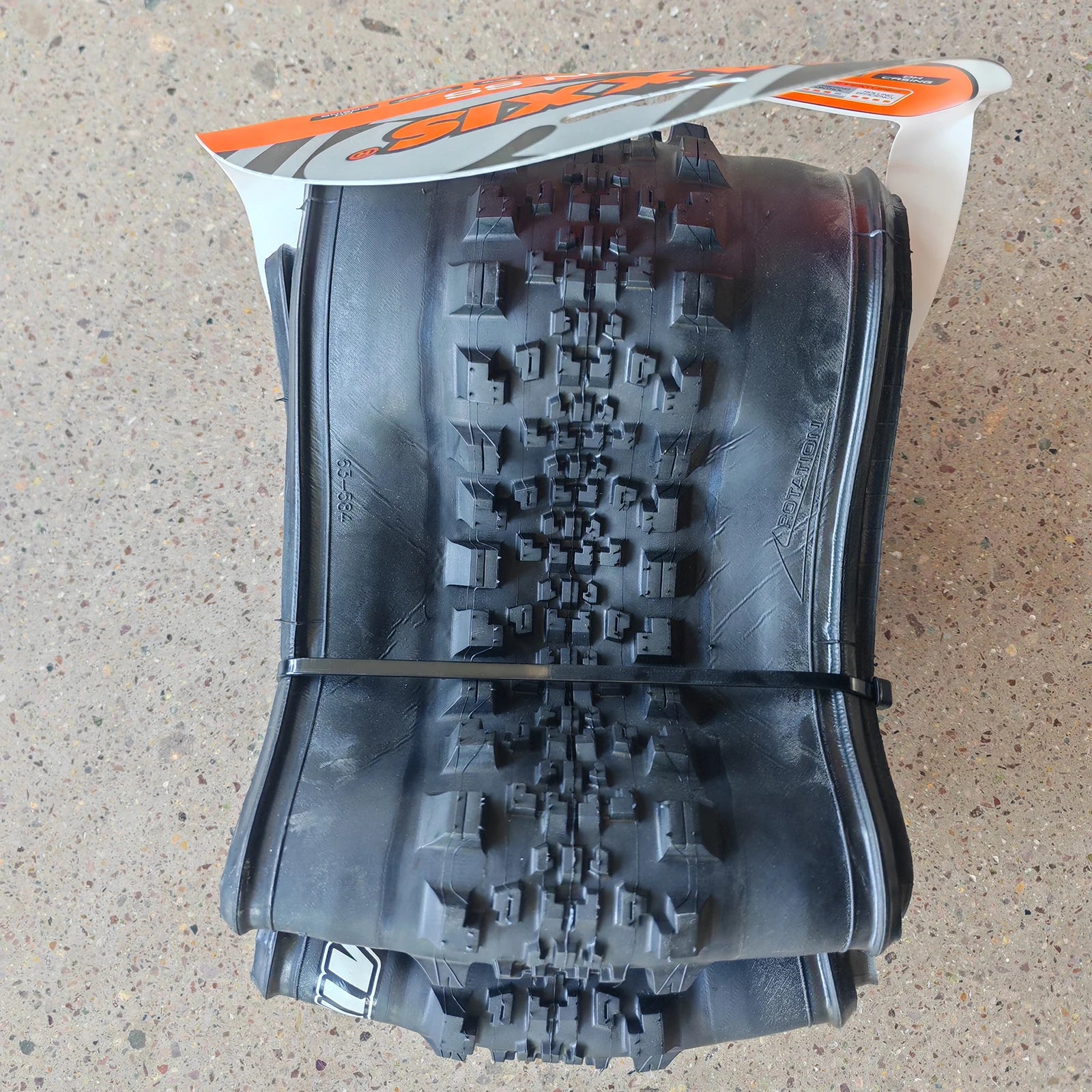 1 Stk. MAXXIS 27.5 MTB Mountainbike Schlauchloser Fahrradreifen 27.5*2.5 Minion SS MAXX GRIP TR DH CASING Semi-Slick Center Fahrradteile