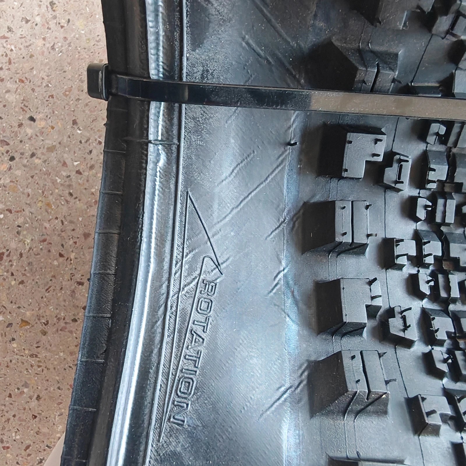 1 Stk. MAXXIS 27.5 MTB Mountainbike Schlauchloser Fahrradreifen 27.5*2.5 Minion SS MAXX GRIP TR DH CASING Semi-Slick Center Fahrradteile