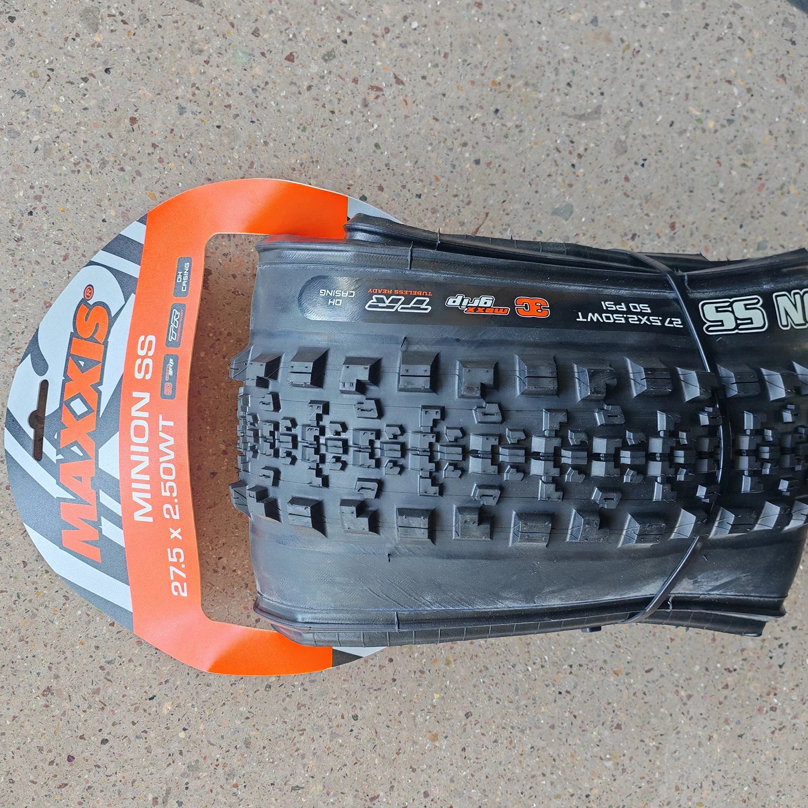 1 Stk. MAXXIS 27.5 MTB Mountainbike Schlauchloser Fahrradreifen 27.5*2.5 Minion SS MAXX GRIP TR DH CASING Semi-Slick Center Fahrradteile